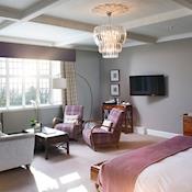 The Manor Bedroom - Laura Ashley The Manor Hotel Elstree