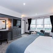 Bedroom - Buckingham Villiers Hotel