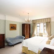 Main House Bedroom - Highgate House, A Sundial Venue
