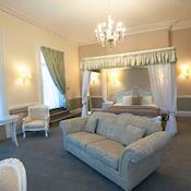 Four Poster - Manor of Groves Hotel, Golf & Country Club