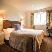 Double bedroom - Woodside, A Sundial Venue
