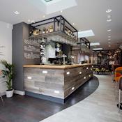 Bar - TheWesley Euston Hotel