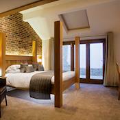 Bedroom - Tewin Bury Farm Hotel