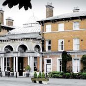 Exterior Front Hotel - Oatlands Park Hotel