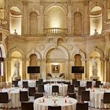 Palm Court in Cabaret Layout