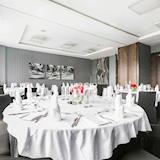 Solomon Suite set for dinner